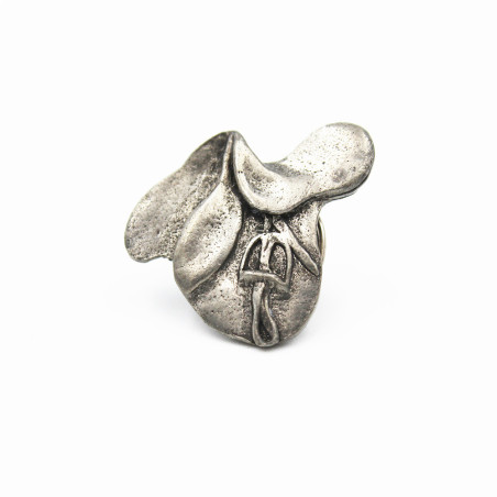 Ozdobny pin Siodło